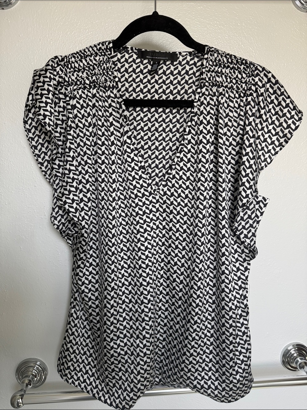 White House Black Market Flutter Sleeve Black & White Geometric V-Neck Top